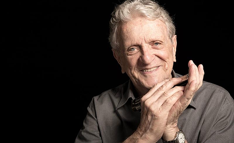 Maurício Einhorn celebra os 45 anos do seu primeiro álbum com show no Blue Note Rio, em Copacabana