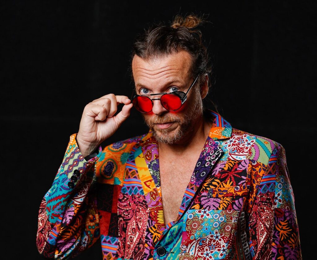 Vinny revive clássicos em novas versões e lança “Eu Vou Estar Aqui”, primeira música solo inédita em anos