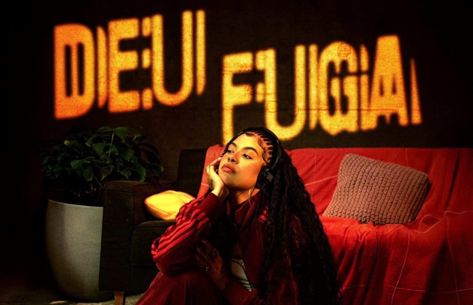 Amabbi lança “Deu Fuga”, com produção do trio Los Brasileiros