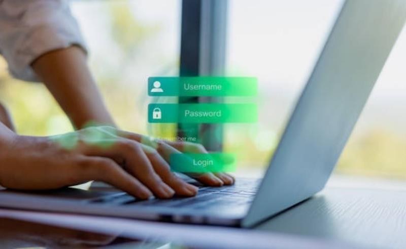 Vazamentos no Gov.br acendem alerta para o uso de login e senha. Especialista reforça que o acesso com certificado digital é a forma mais segura
